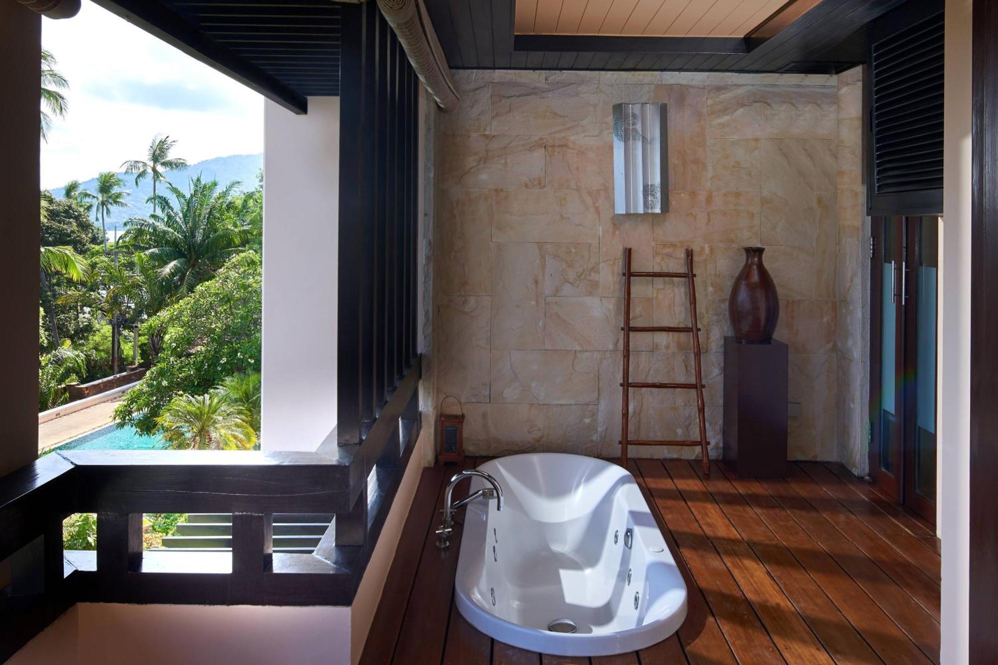 Deluxe Zimmer mit 2 Einzelbetten, Terrasse und Hydromassage-Wanne